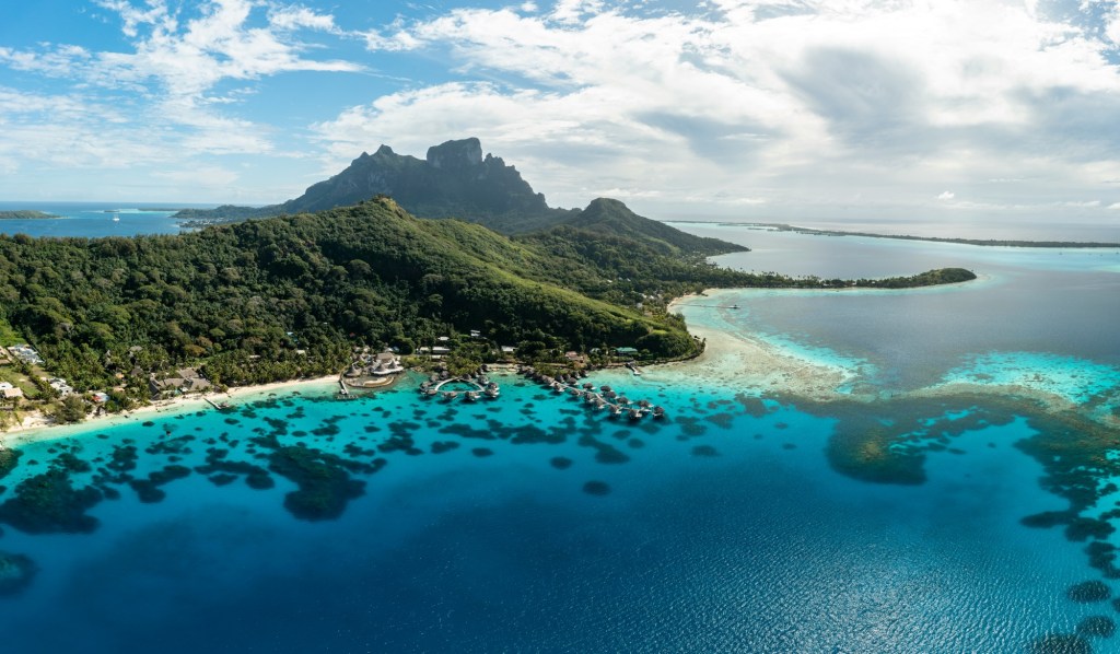 Bora Bora Travel Guide: What to Know Before You Go (Flights, Costs, Best Time to Visit + Real&nbsp;Tips)